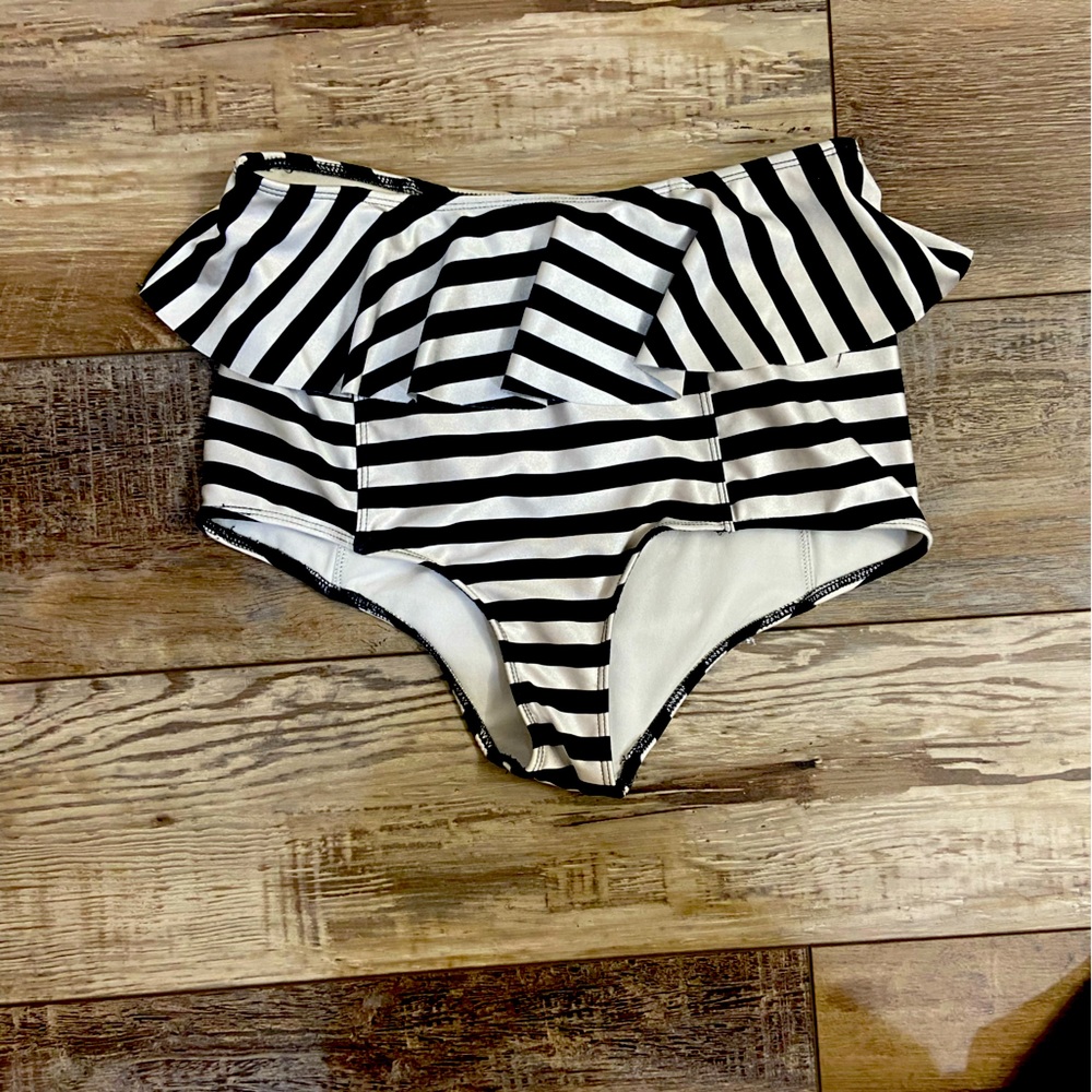 Black stripe kortni Jeane peplum bottoms